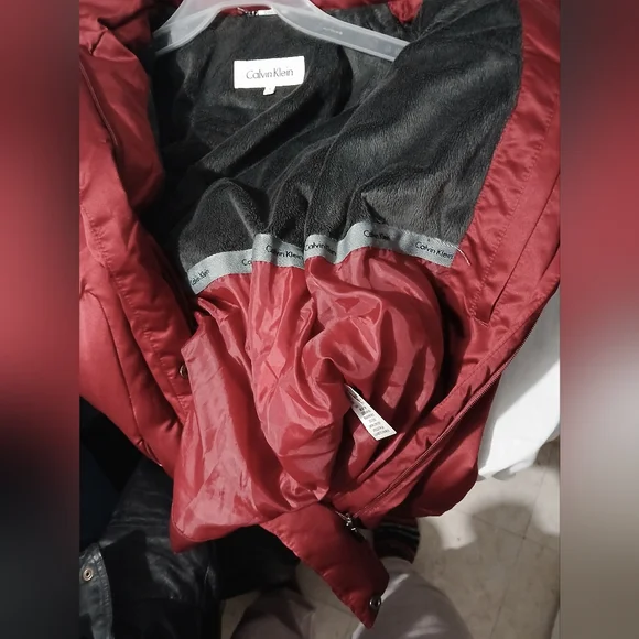 GUC Duck Down Calvin Klein Burgundy Hooded Jacket - Picture 9 of 9